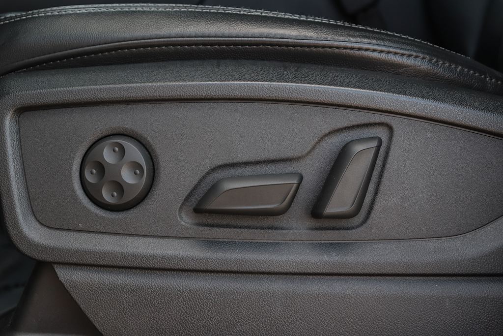 Thumbnail: 2023 Audi Q5 - 30