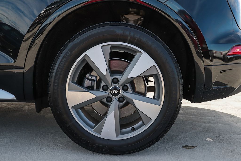 Thumbnail: 2023 Audi Q5 - 7