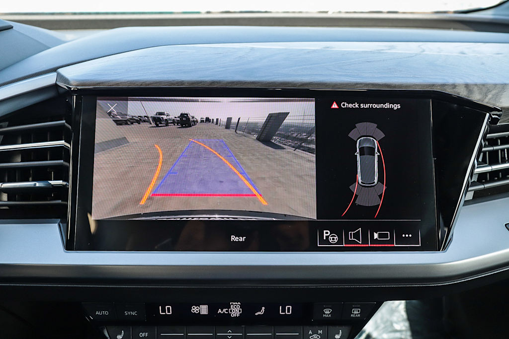 Thumbnail: 2023 Audi Q4 e-tron - 37