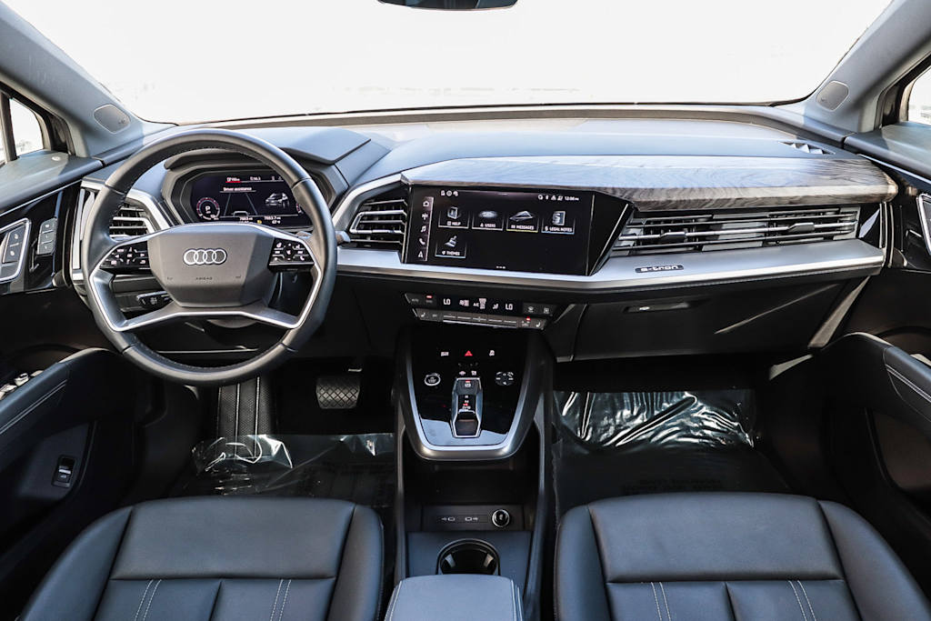 Thumbnail: 2023 Audi Q4 e-tron - 2