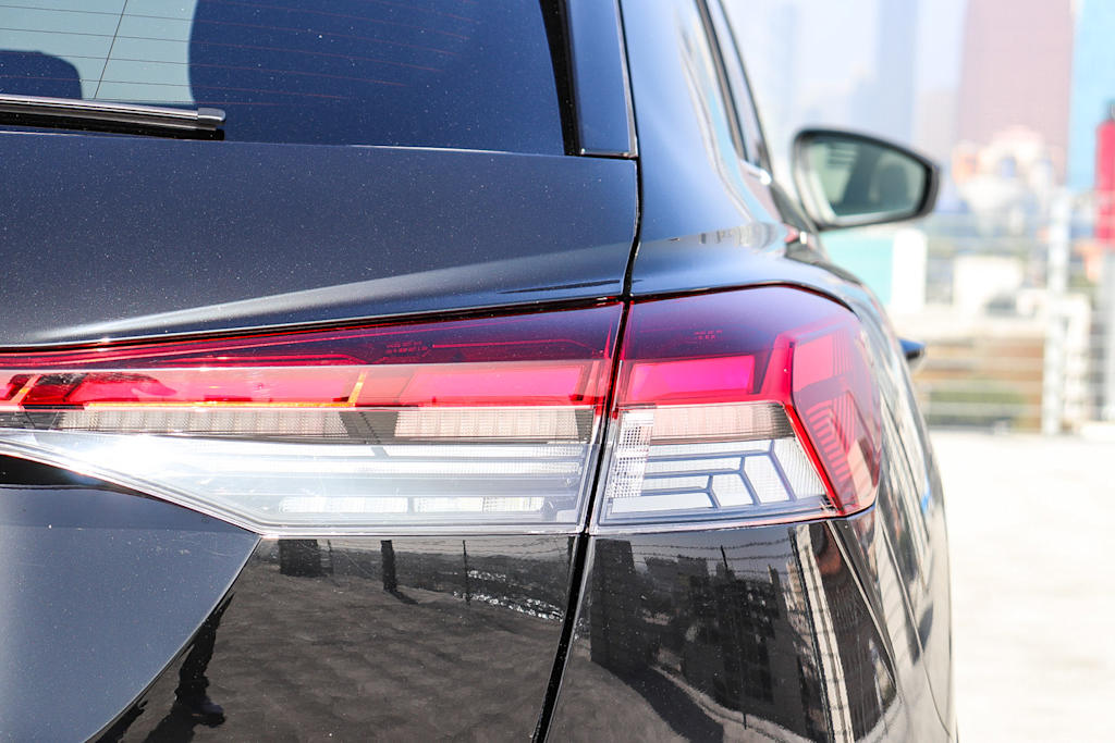 Thumbnail: 2023 Audi Q4 e-tron - 21