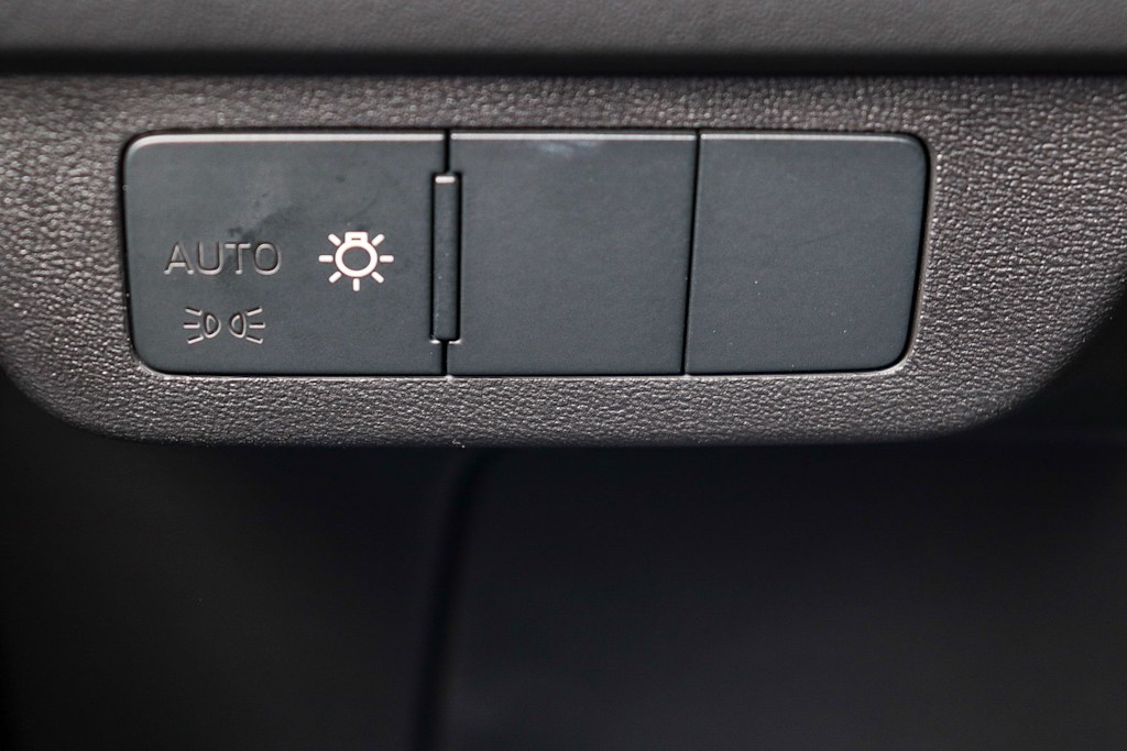 Thumbnail: 2023 Audi Q4 e-tron - 32