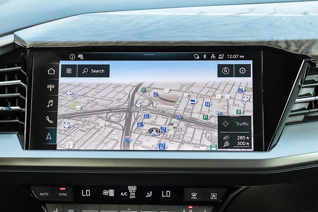 Thumbnail: 2023 Audi Q4 e-tron - 25