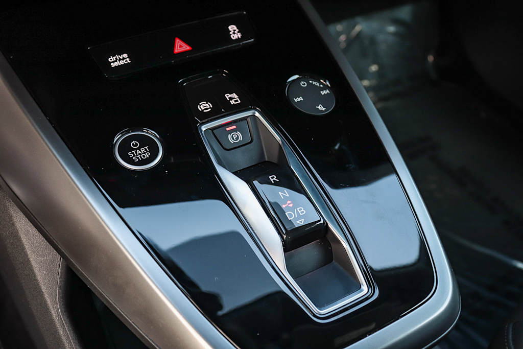 Thumbnail: 2023 Audi Q4 e-tron - 13