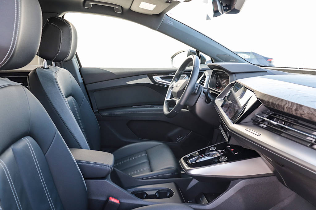 Thumbnail: 2023 Audi Q4 e-tron - 9