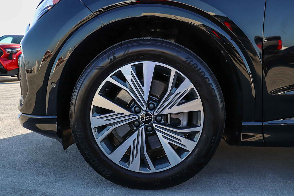 Thumbnail: 2024 Audi Q4 e-tron - 23