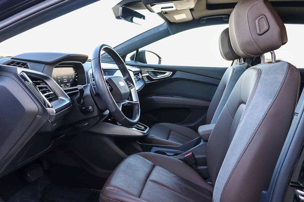 Thumbnail: 2024 Audi Q4 e-tron - 10