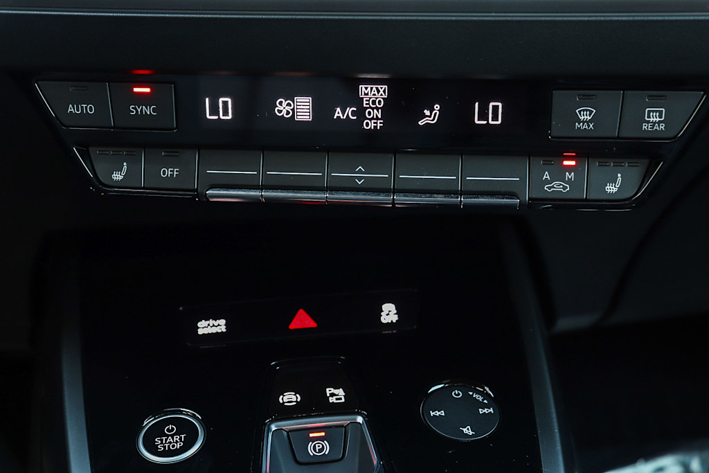 Thumbnail: 2024 Audi Q4 e-tron - 25