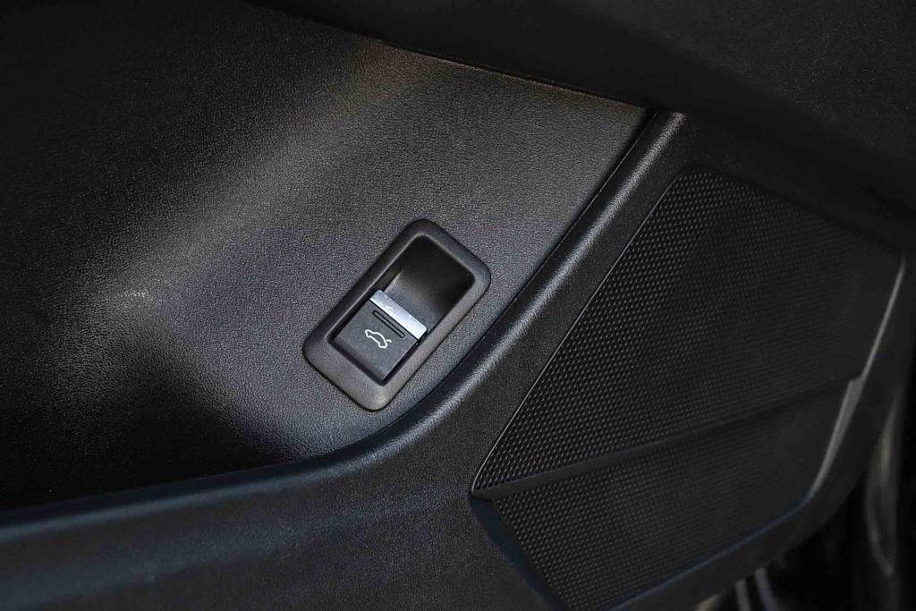 Thumbnail: 2024 Audi Q4 e-tron - 31