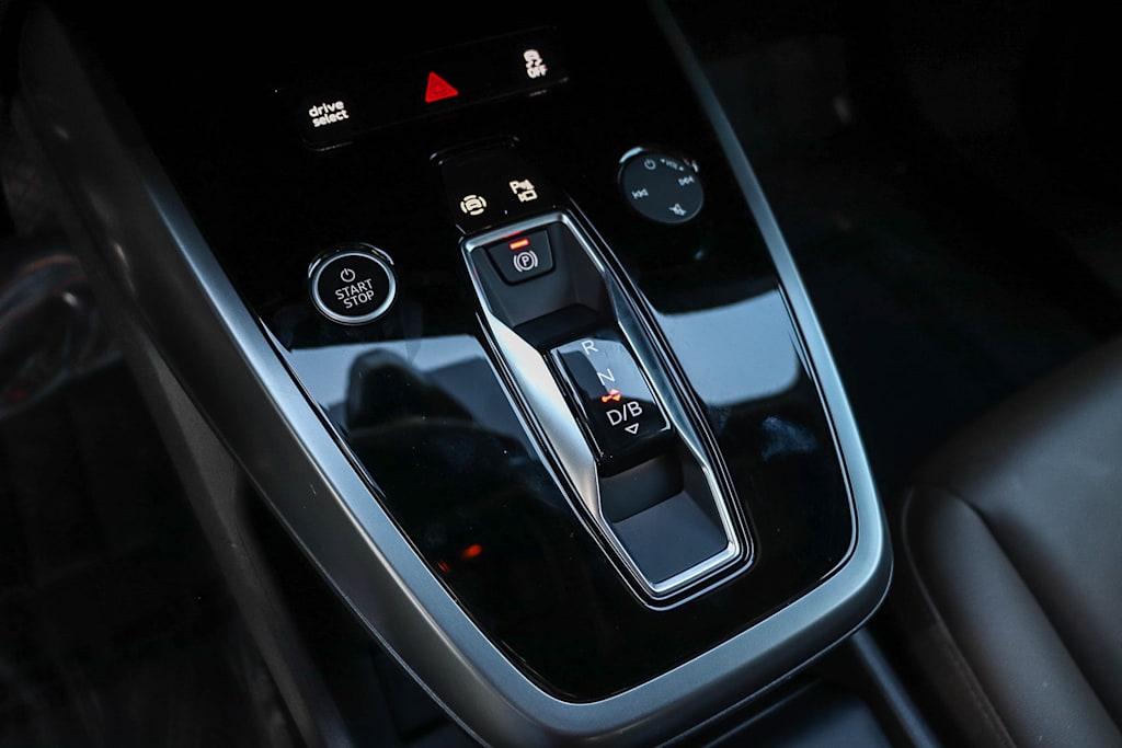 Thumbnail: 2024 Audi Q4 e-tron - 13