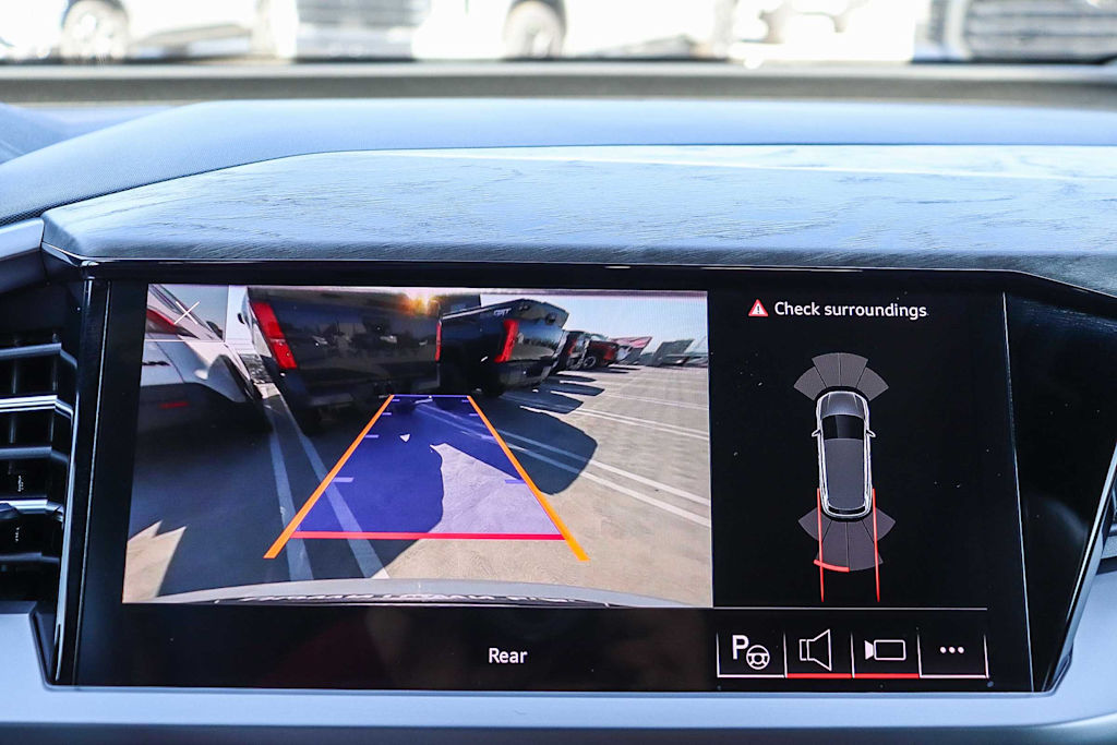 Thumbnail: 2024 Audi Q4 e-tron - 14