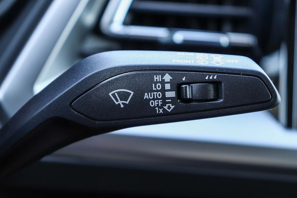 Thumbnail: 2024 Audi Q4 e-tron - 35