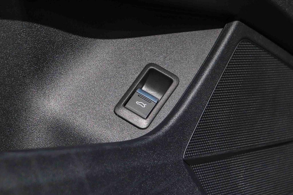 Thumbnail: 2024 Audi Q4 e-tron - 32