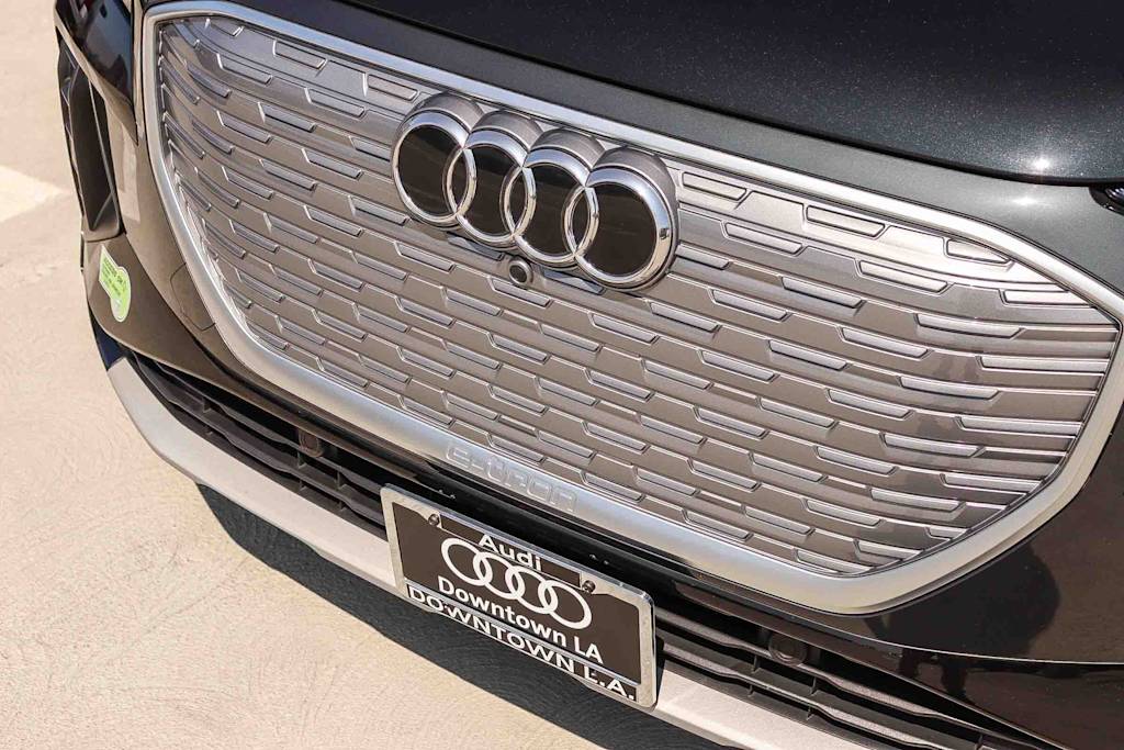 Thumbnail: 2023 Audi Q4 e-tron - 6