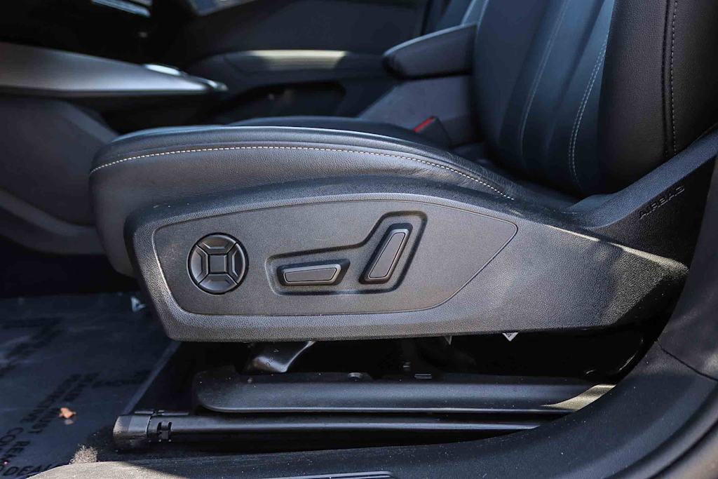 Thumbnail: 2023 Audi Q4 e-tron - 30