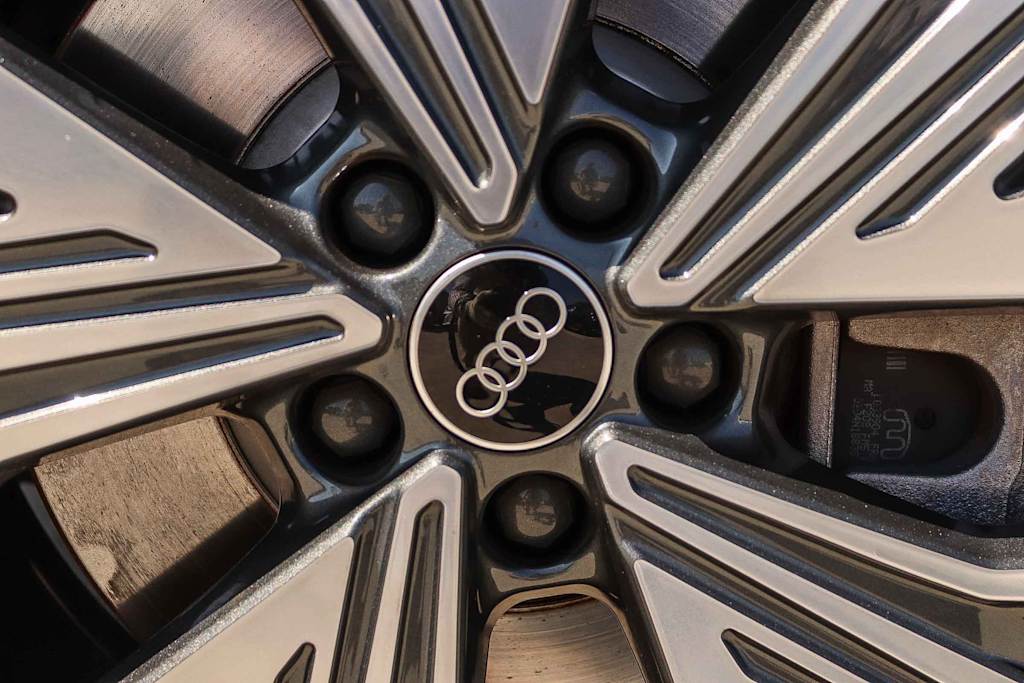Thumbnail: 2023 Audi Q4 e-tron - 26