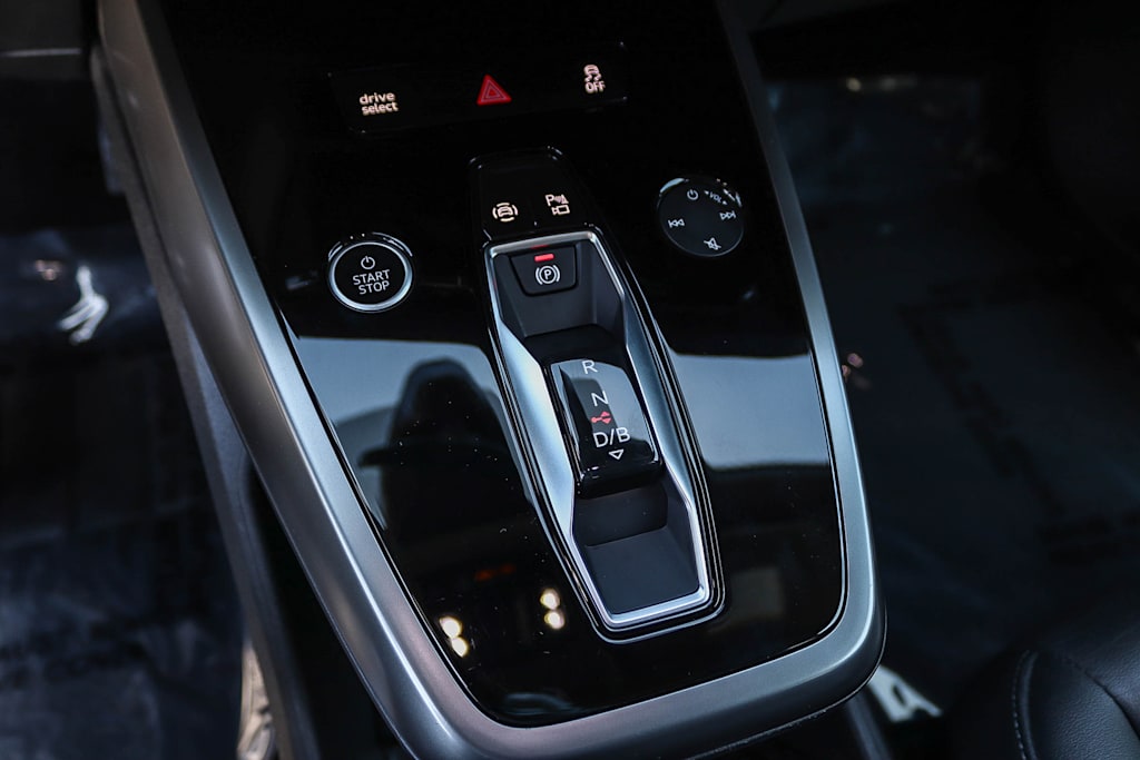 Thumbnail: 2023 Audi Q4 e-tron - 14