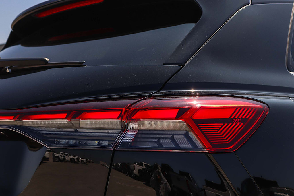 Thumbnail: 2023 Audi Q4 e-tron - 23