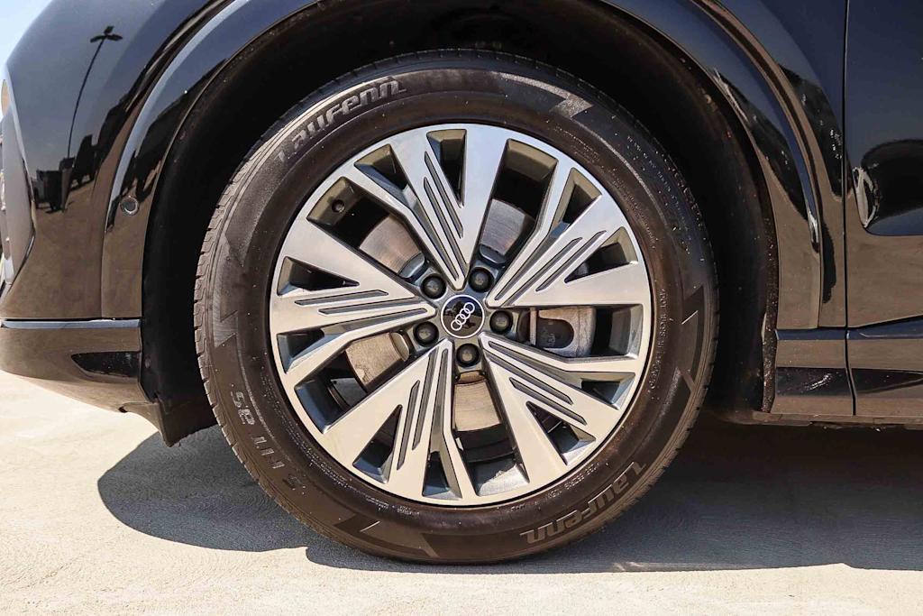 Thumbnail: 2023 Audi Q4 e-tron - 25