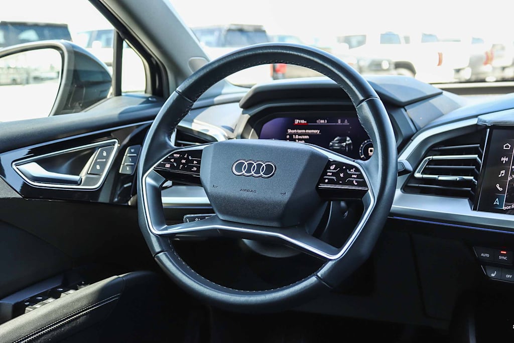 Thumbnail: 2023 Audi Q4 e-tron - 9