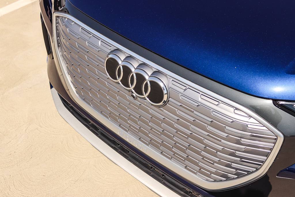 Thumbnail: 2023 Audi Q4 e-tron - 6