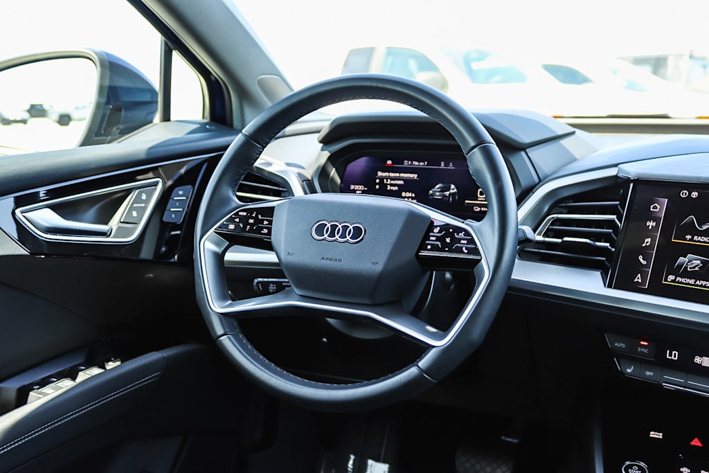 Thumbnail: 2023 Audi Q4 e-tron - 9