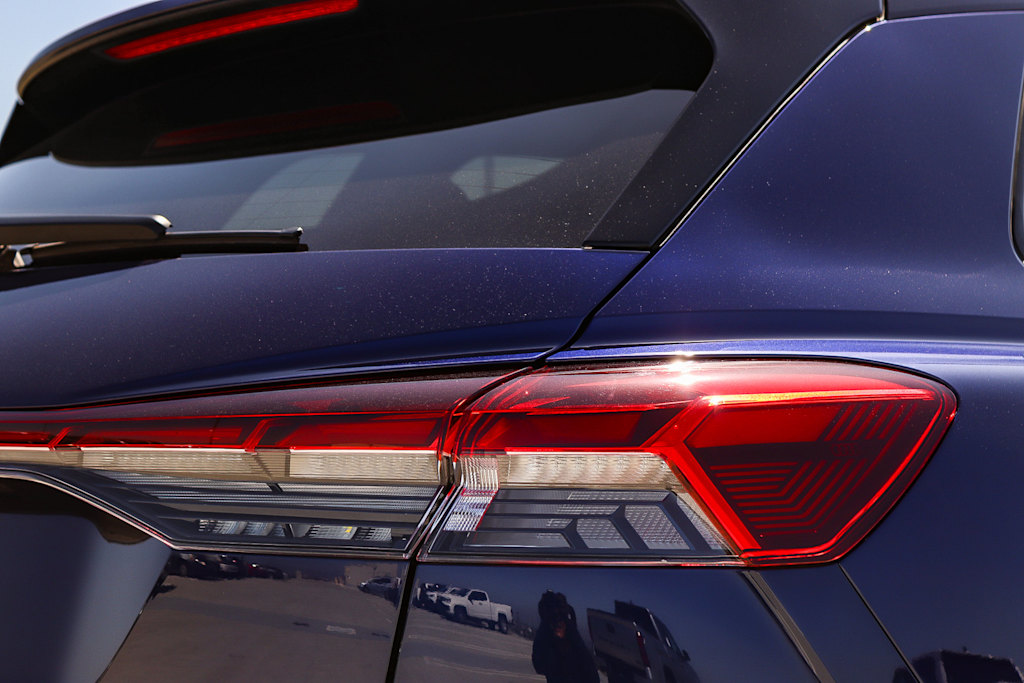 Thumbnail: 2023 Audi Q4 e-tron - 21