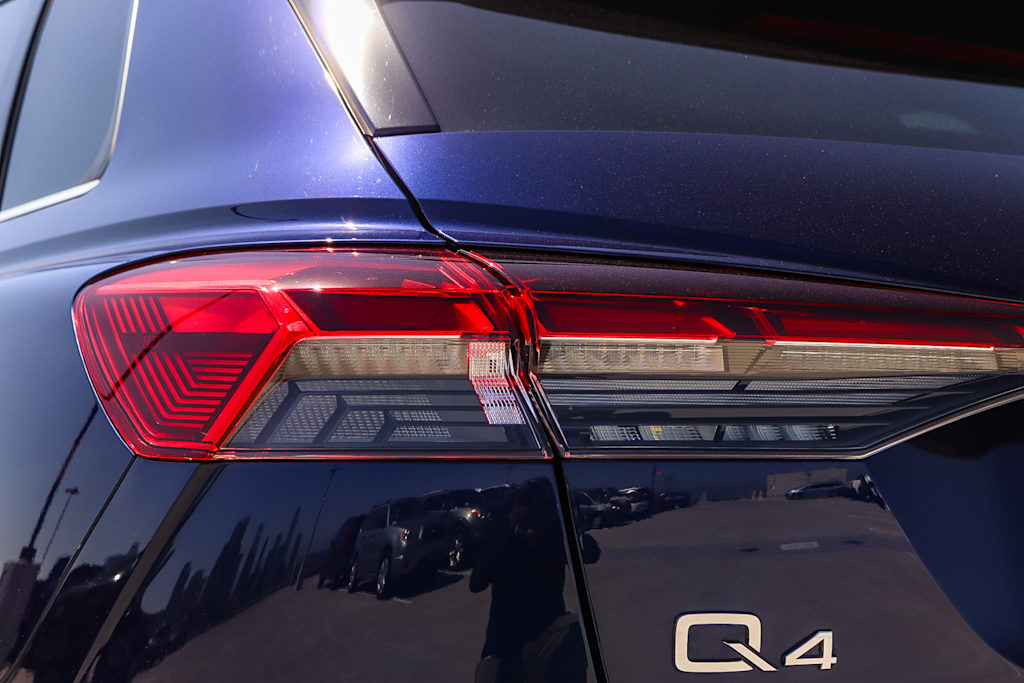 Thumbnail: 2023 Audi Q4 e-tron - 23
