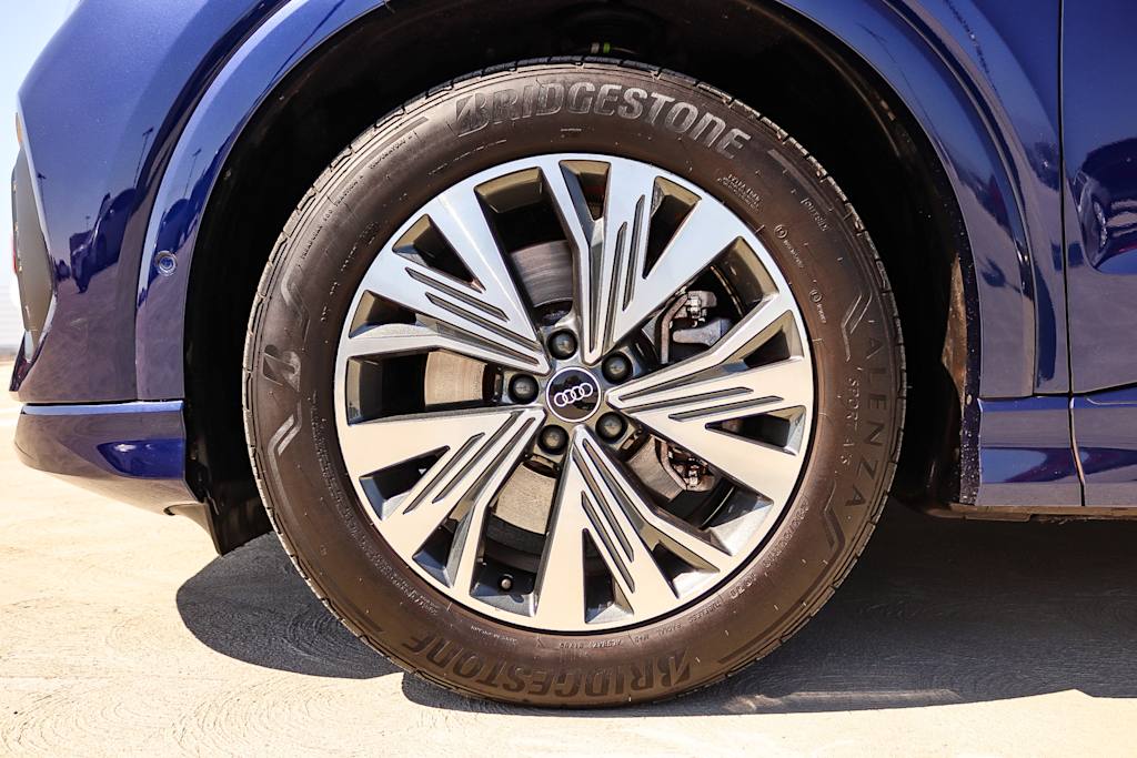 Thumbnail: 2023 Audi Q4 e-tron - 24