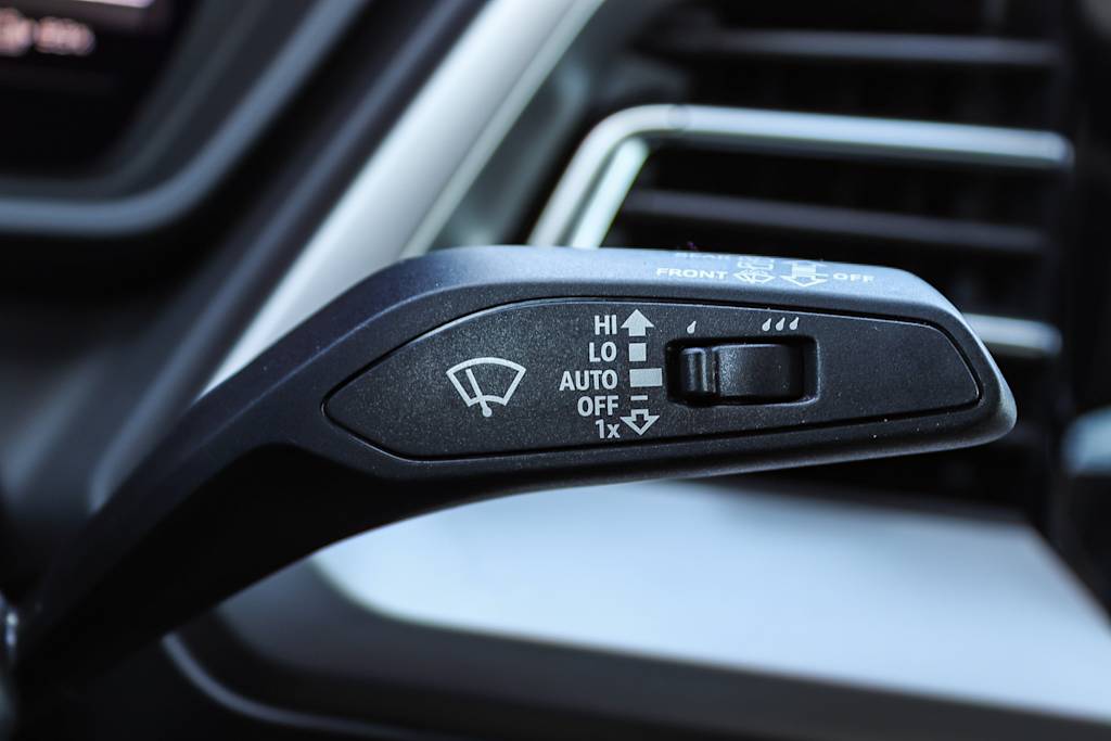 Thumbnail: 2023 Audi Q4 e-tron - 16