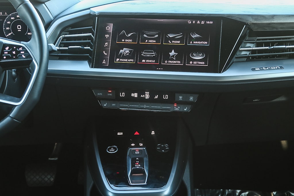 Thumbnail: 2023 Audi Q4 e-tron - 11