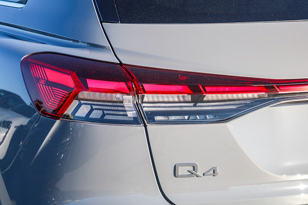 Thumbnail: 2023 Audi Q4 e-tron - 19