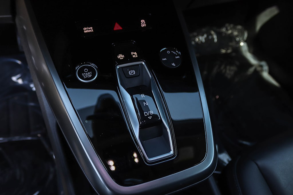 Thumbnail: 2023 Audi Q4 e-tron - 14
