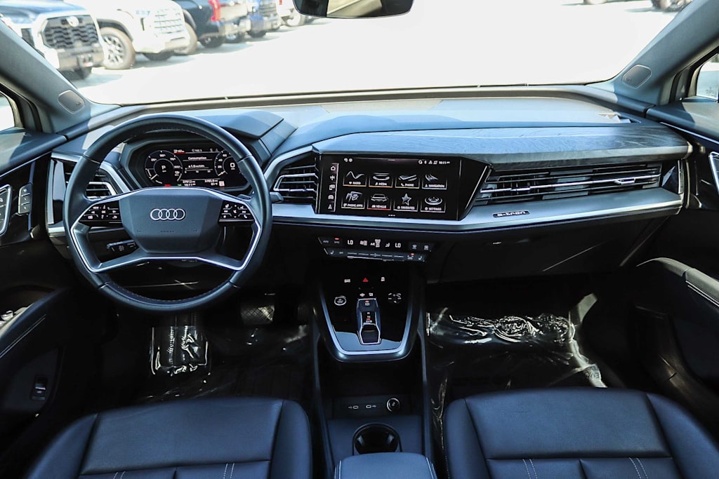 Thumbnail: 2023 Audi Q4 e-tron - 2