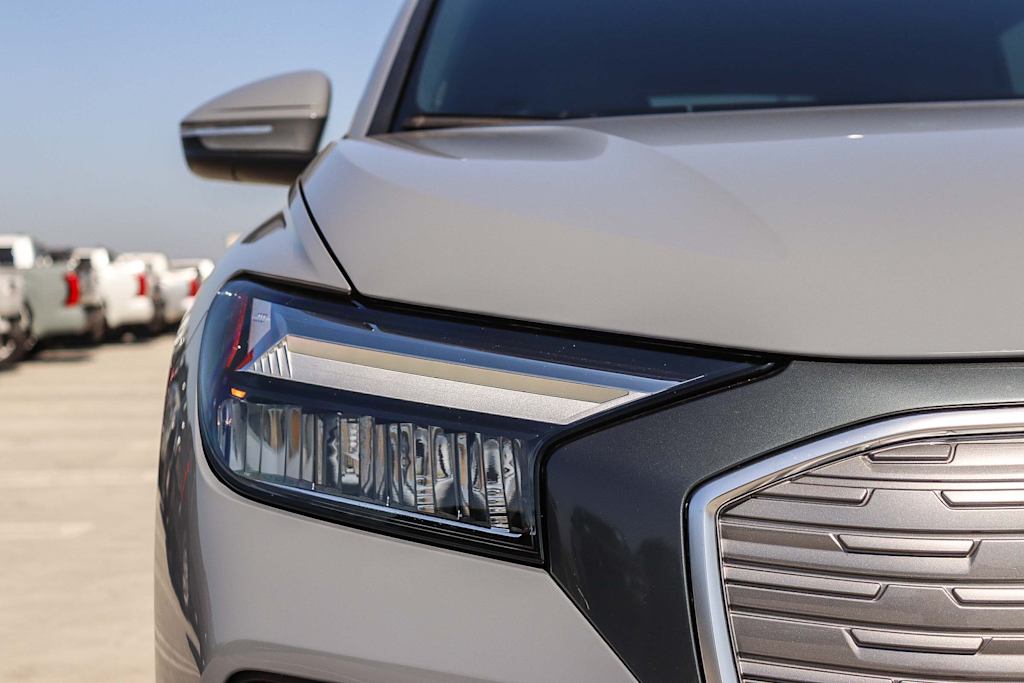 Thumbnail: 2023 Audi Q4 e-tron - 20