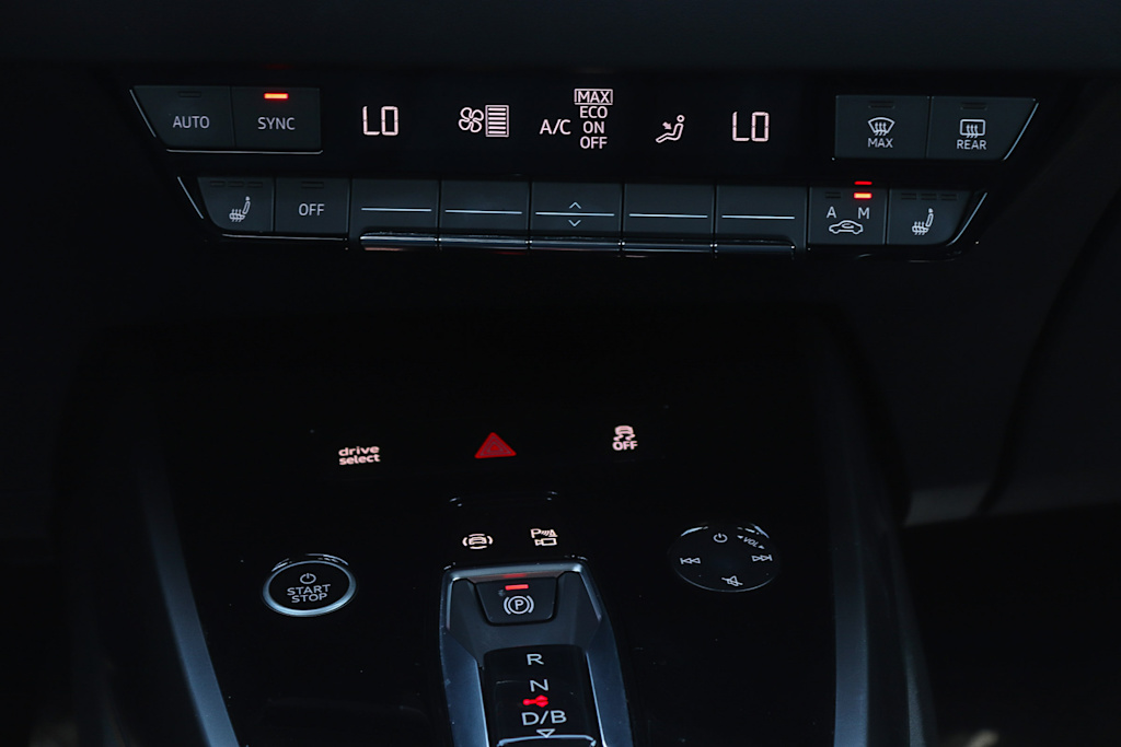 Thumbnail: 2023 Audi Q4 e-tron - 26