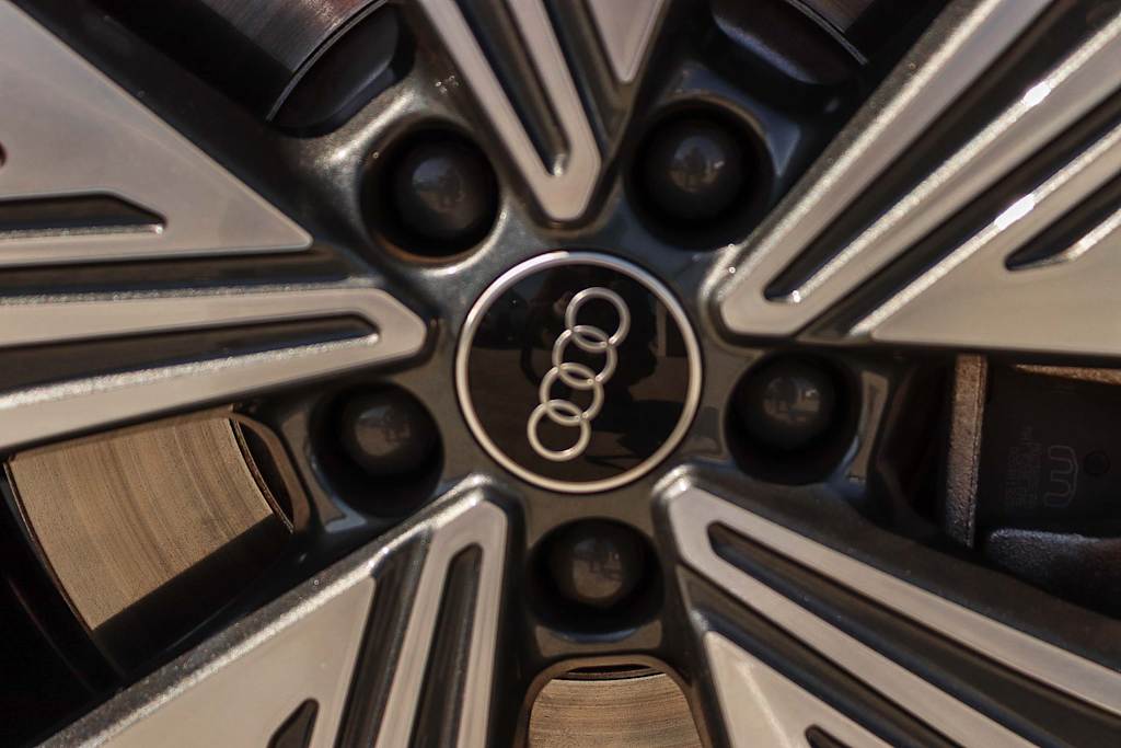 Thumbnail: 2023 Audi Q4 e-tron - 25