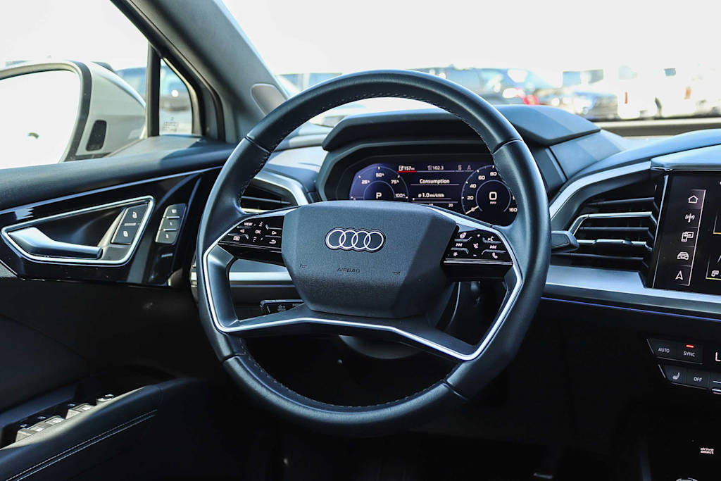 Thumbnail: 2023 Audi Q4 e-tron - 9