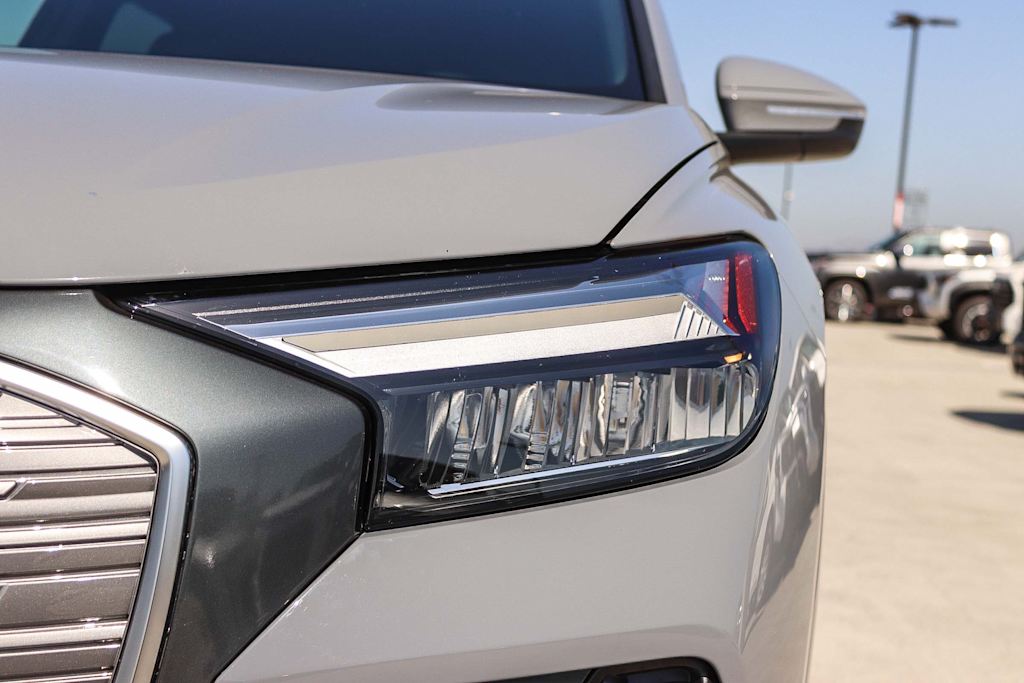 Thumbnail: 2023 Audi Q4 e-tron - 19