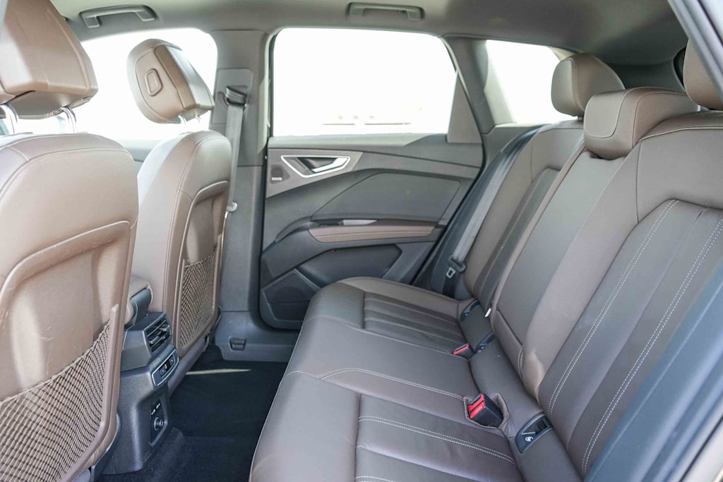 Thumbnail: 2023 Audi Q4 e-tron - 12