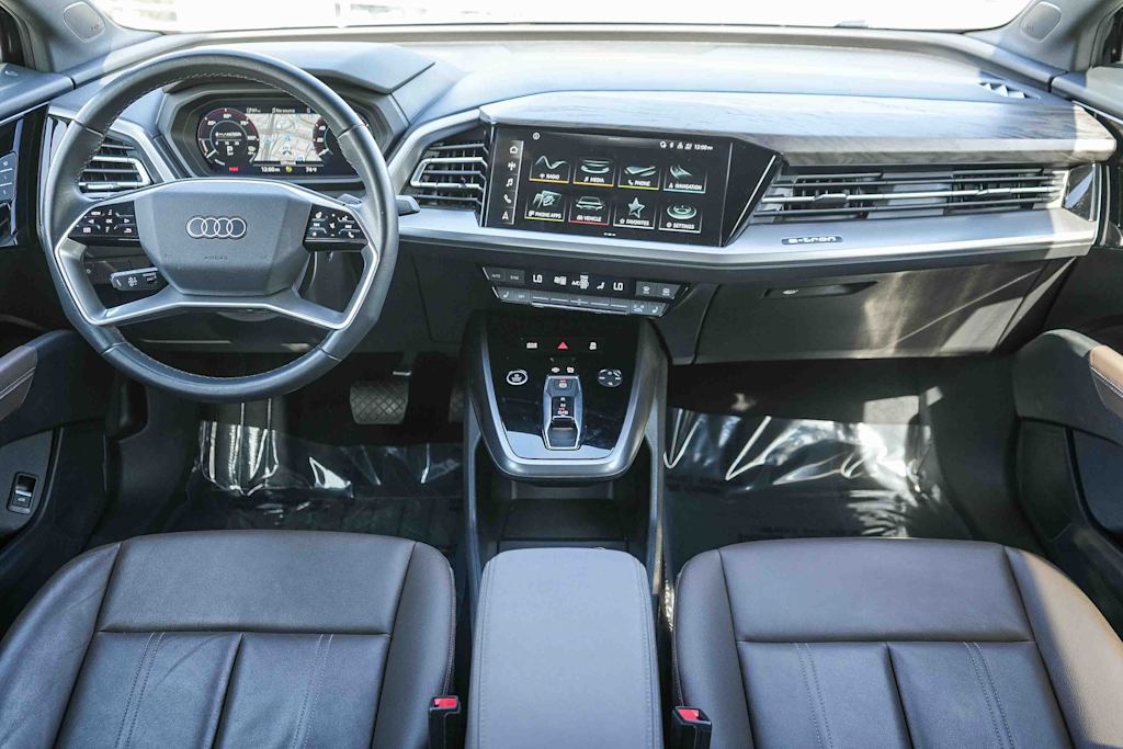 Thumbnail: 2023 Audi Q4 e-tron - 2