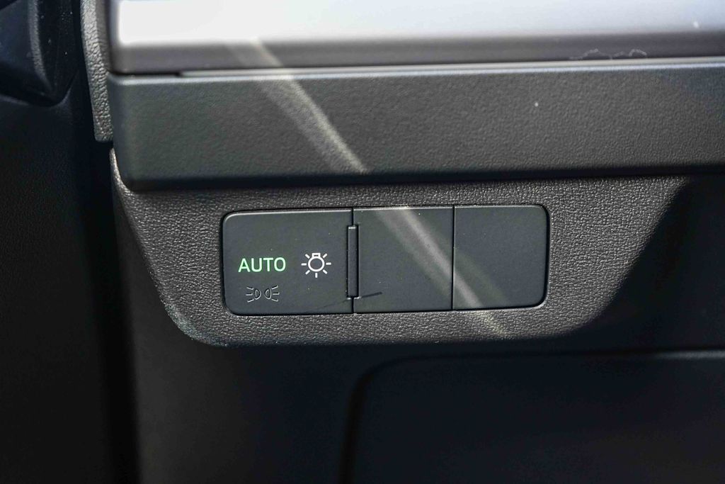 Thumbnail: 2023 Audi Q4 e-tron - 34