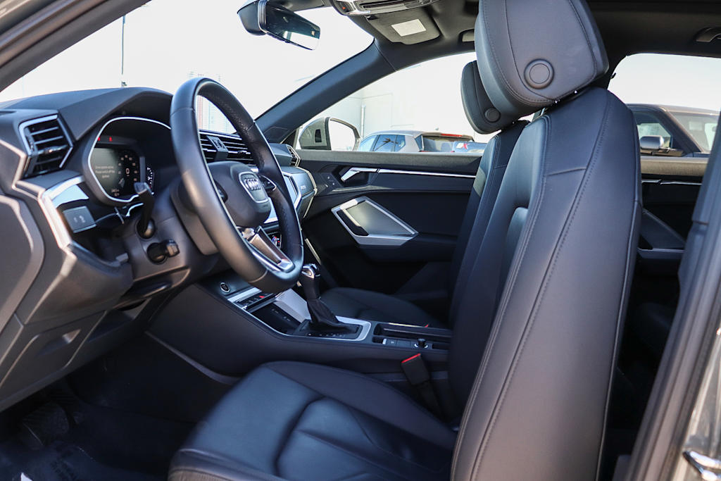 Thumbnail: 2024 Audi Q3 - 11