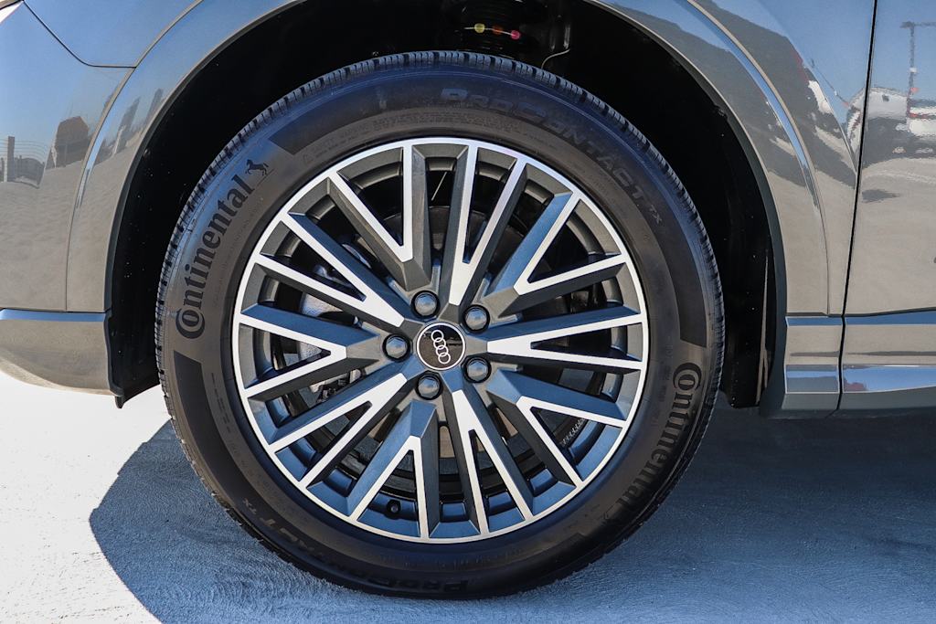 Thumbnail: 2024 Audi Q3 - 25