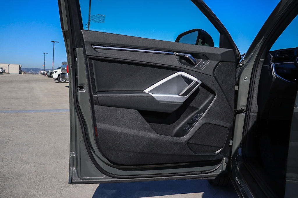 Thumbnail: 2024 Audi Q3 - 34