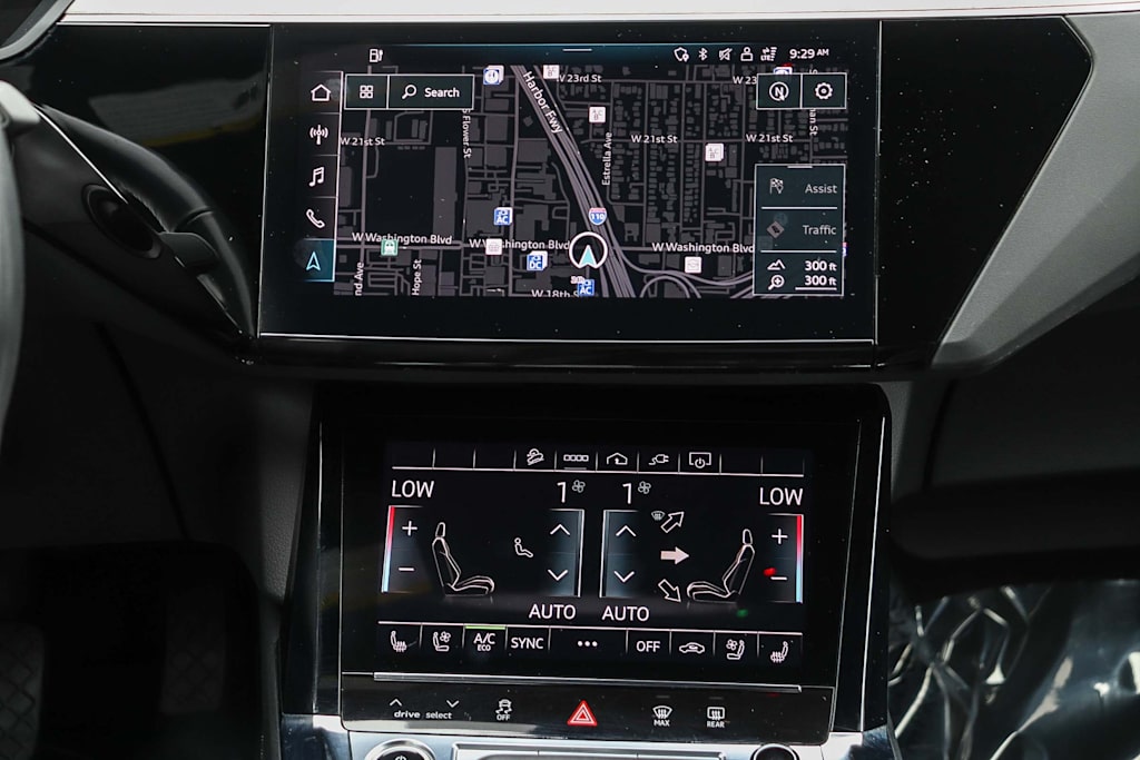 Thumbnail: 2024 Audi Q8 e-tron - 25