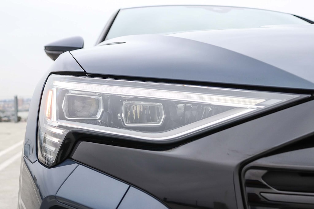 Thumbnail: 2024 Audi Q8 e-tron - 21