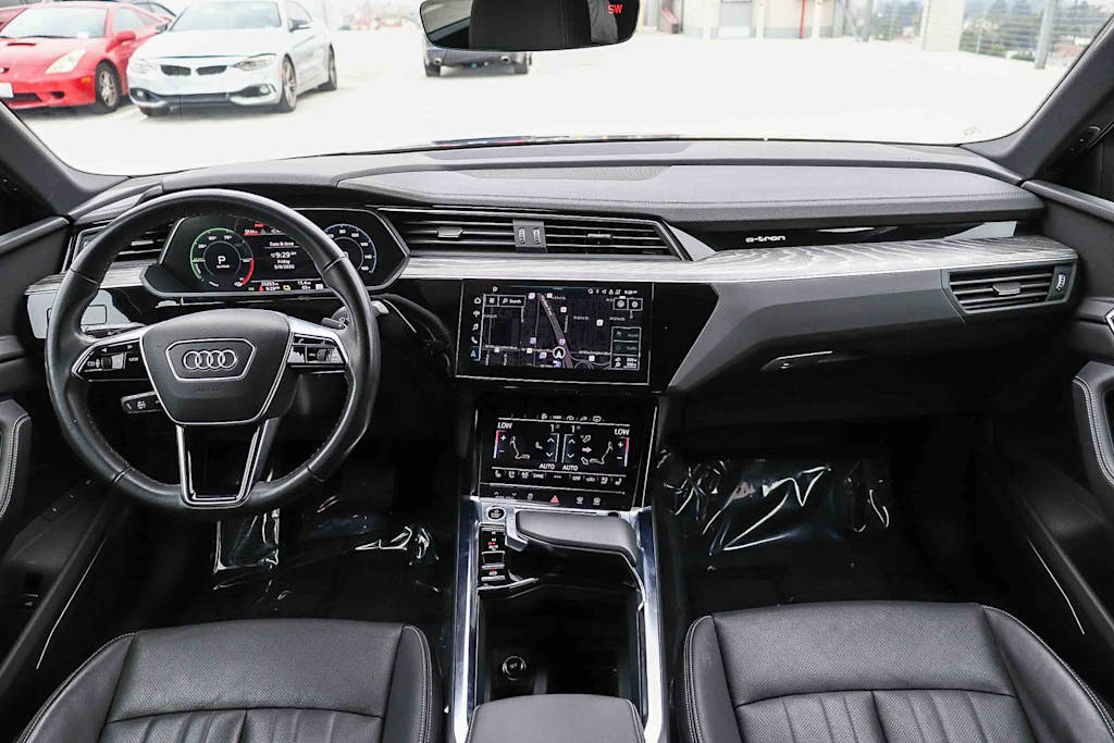 Thumbnail: 2024 Audi Q8 e-tron - 2