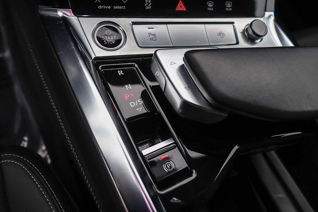 Thumbnail: 2024 Audi Q8 e-tron - 28