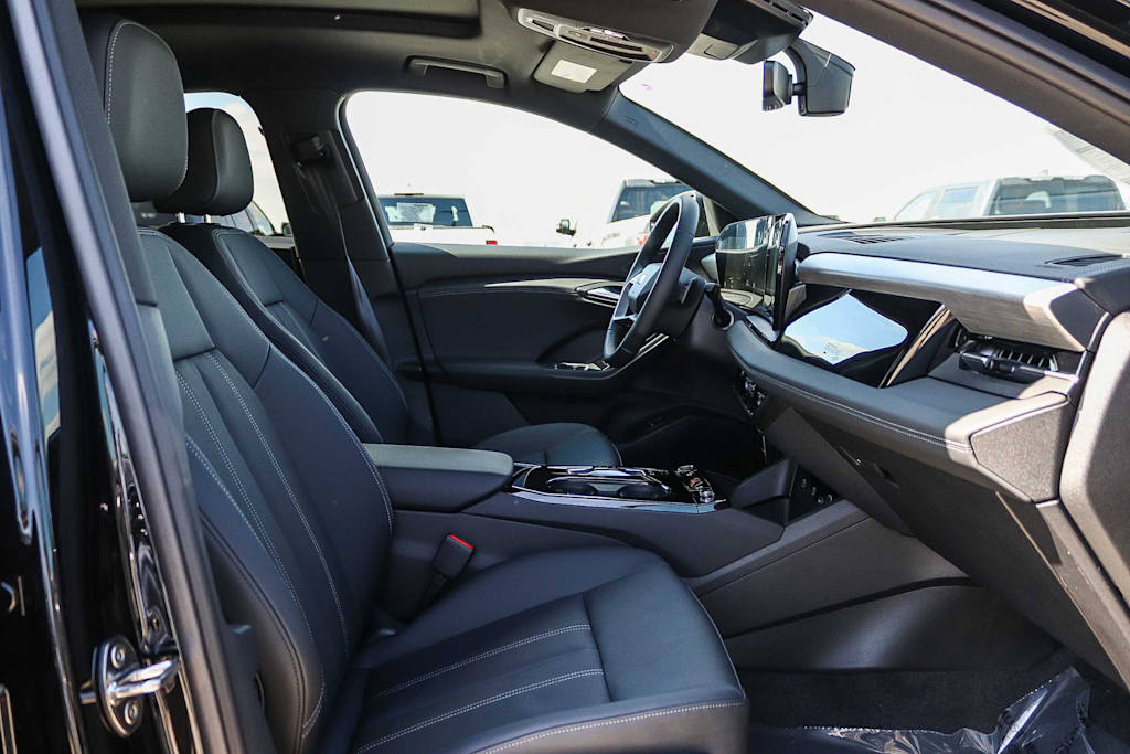 Thumbnail: 2027 Audi Q6 e-tron - 9
